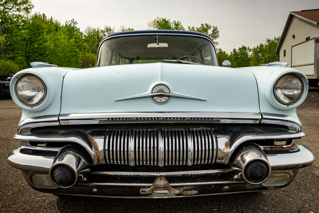 1957 Pontiac Chieftain - Image 3 of 31