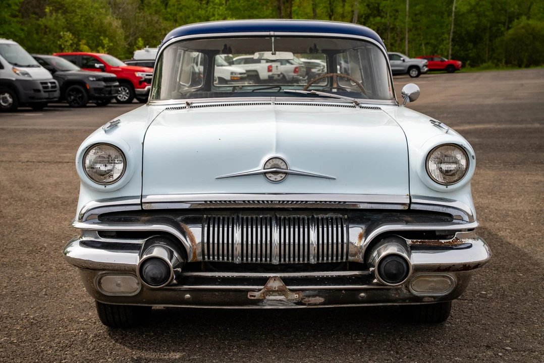 1957 Pontiac Chieftain - Image 4 of 31