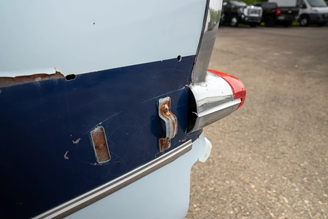 1957 Pontiac Chieftain - Image 27 of 31