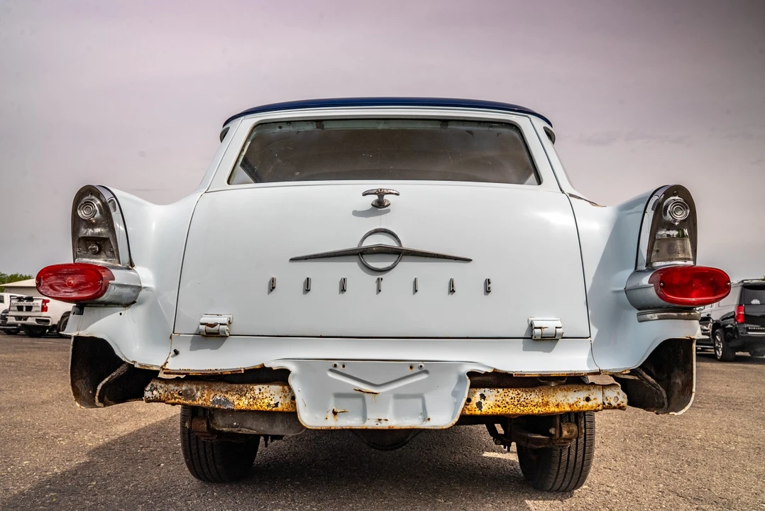 1957 Pontiac Chieftain - Image 14 of 31