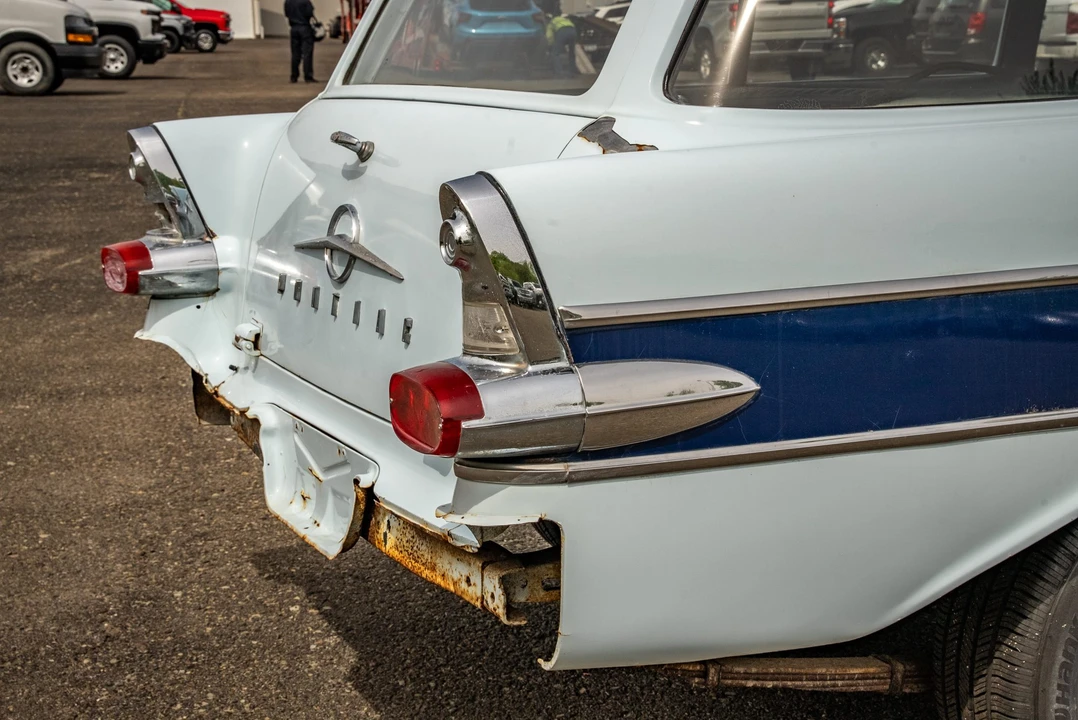 1957 Pontiac Chieftain - Image 25 of 31