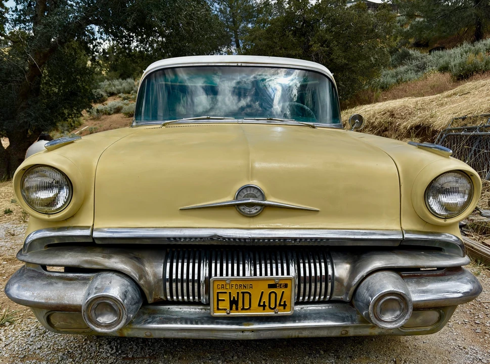1957 Pontiac Chieftain - Image 4 of 31