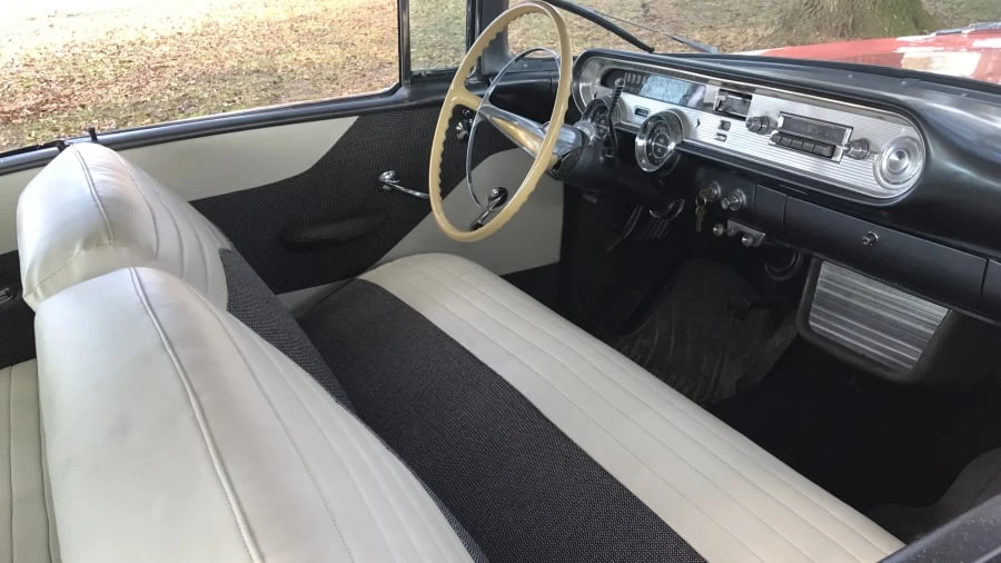 1957 Pontiac Chieftain - Image 4 of 10