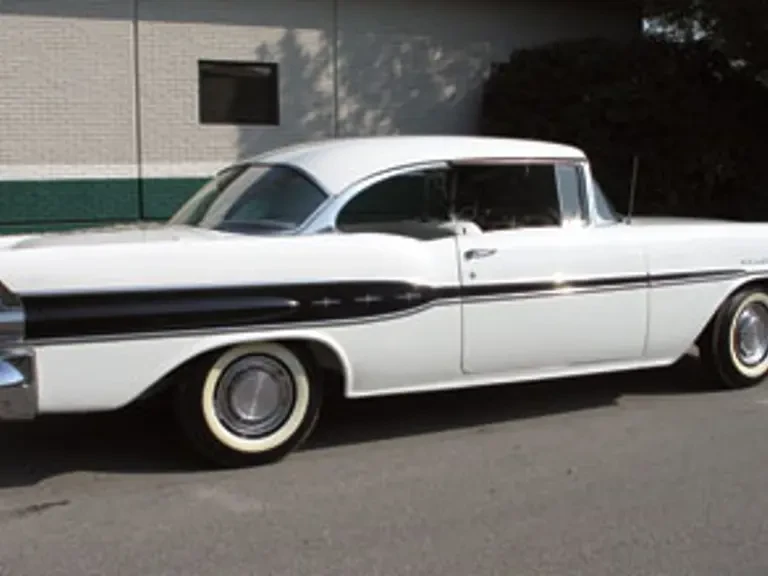 1957 Pontiac Chieftain - Image 10 of 12