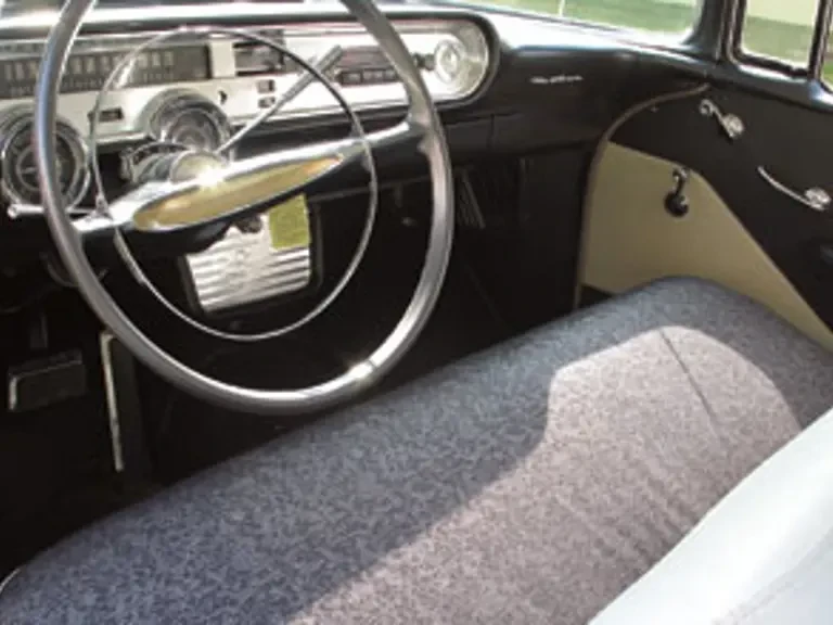 1957 Pontiac Chieftain - Image 9 of 12