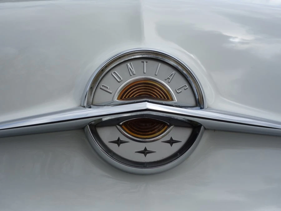 1957 Pontiac Chieftain - Image 9 of 12