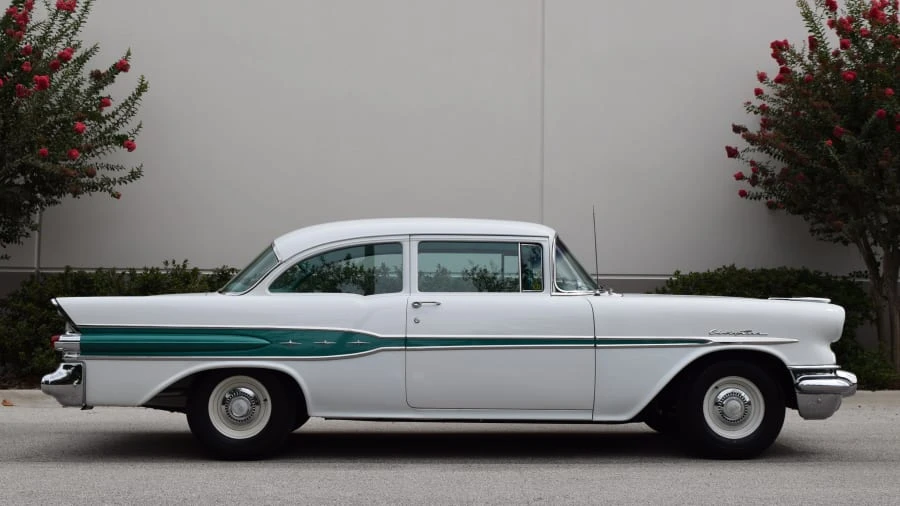 1957 Pontiac Chieftain - Image 2 of 12