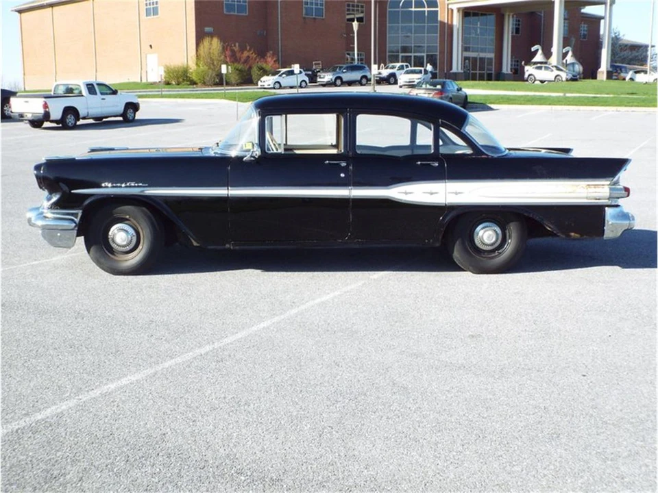 1957 Pontiac Chieftain - Image 5 of 13