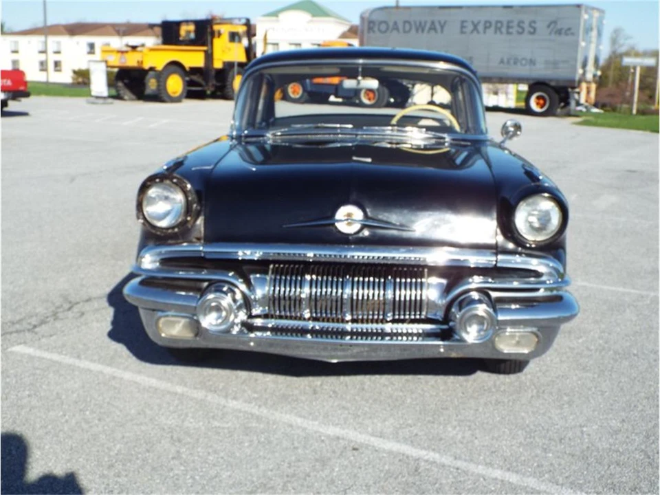 1957 Pontiac Chieftain - Image 7 of 13