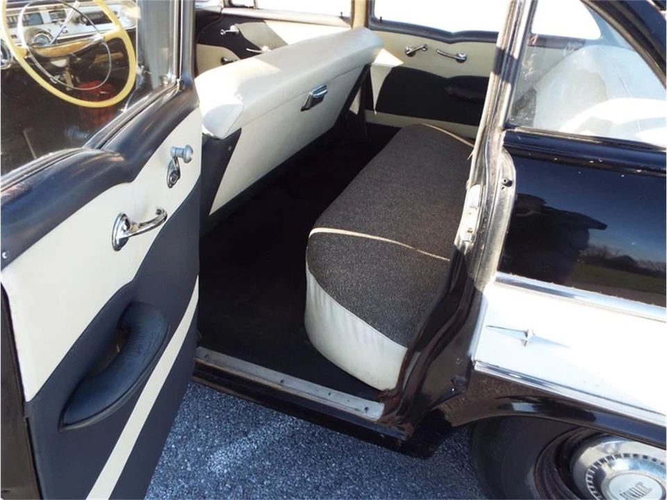 1957 Pontiac Chieftain - Image 10 of 13