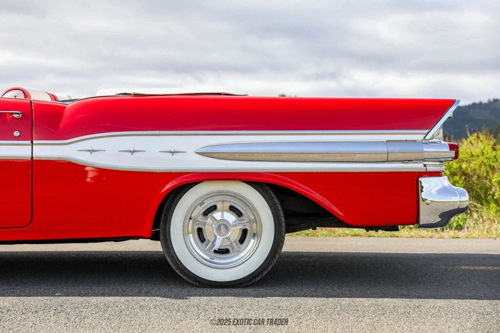 1957 Pontiac Chieftain - Image 5 of 12
