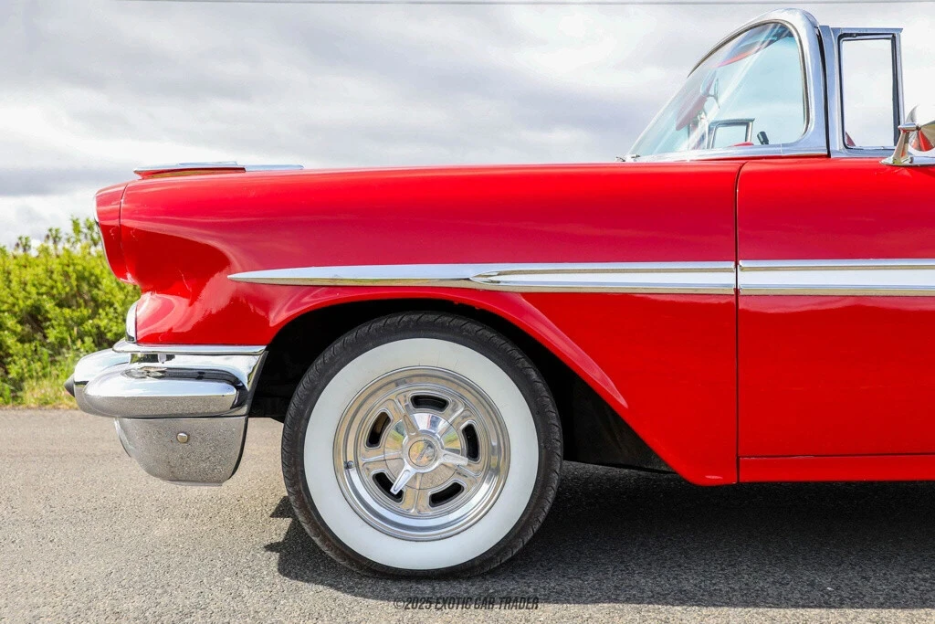 1957 Pontiac Chieftain - Image 4 of 12