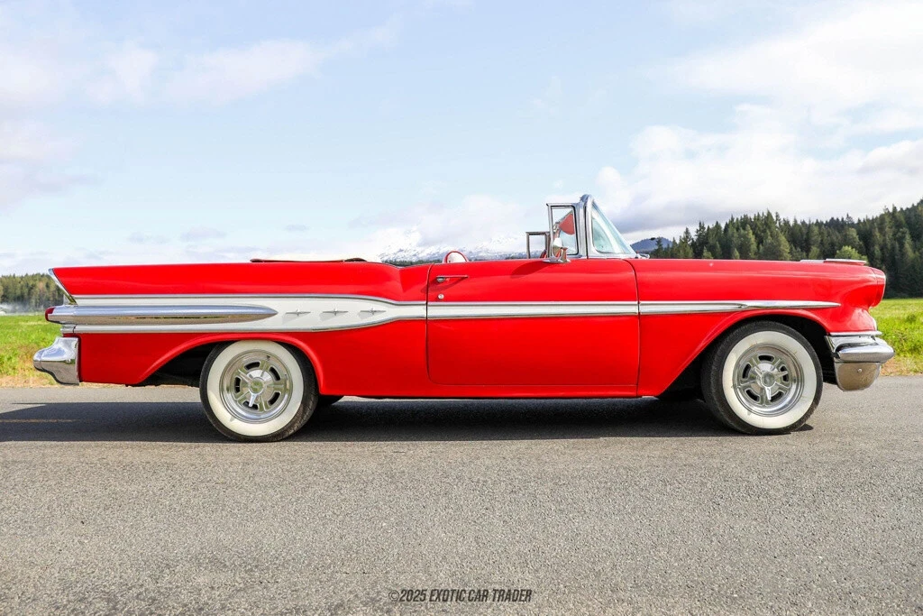 1957 Pontiac Chieftain - Image 9 of 12
