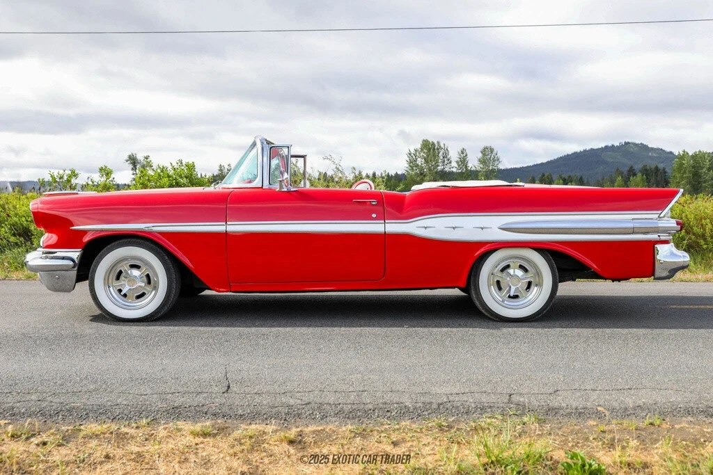 1957 Pontiac Chieftain - Image 3 of 12