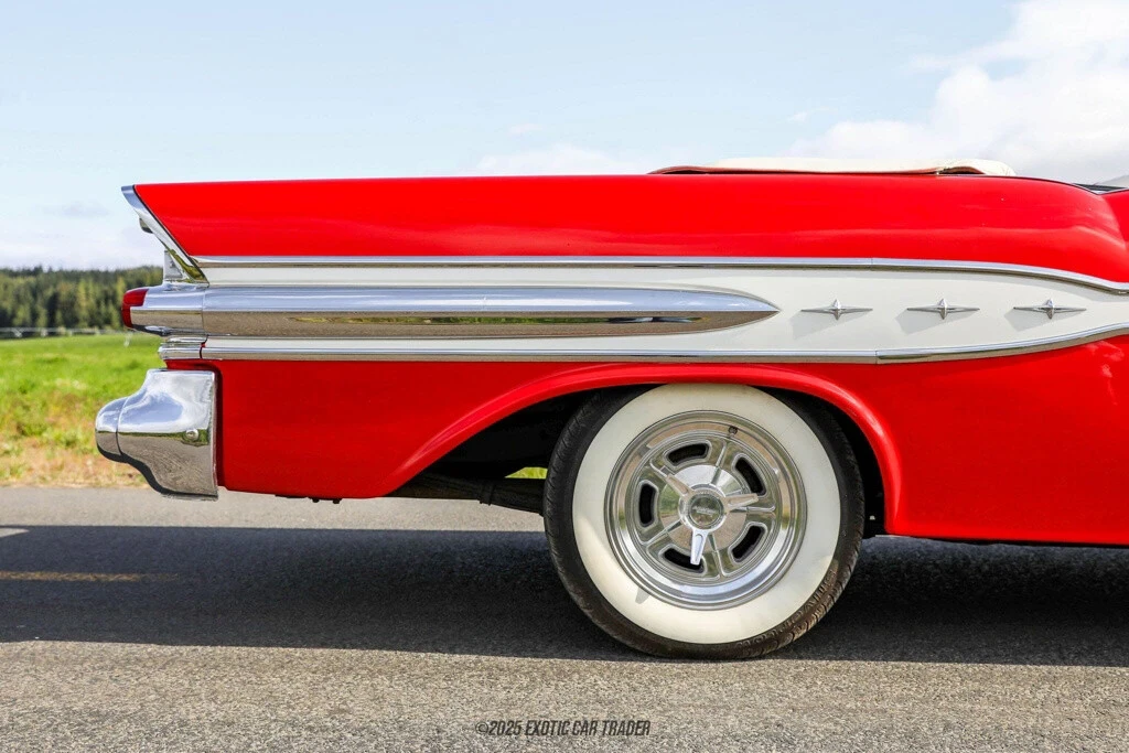 1957 Pontiac Chieftain - Image 10 of 12