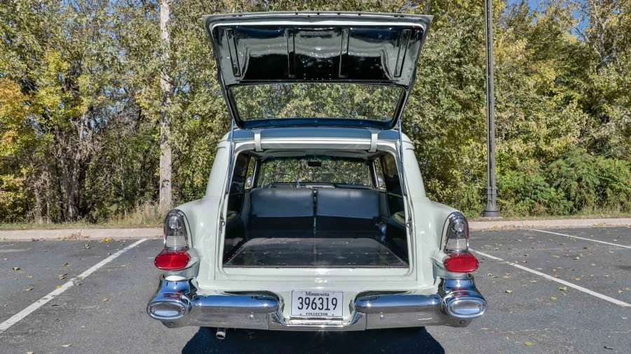 1957 Pontiac Chieftain - Image 11 of 20