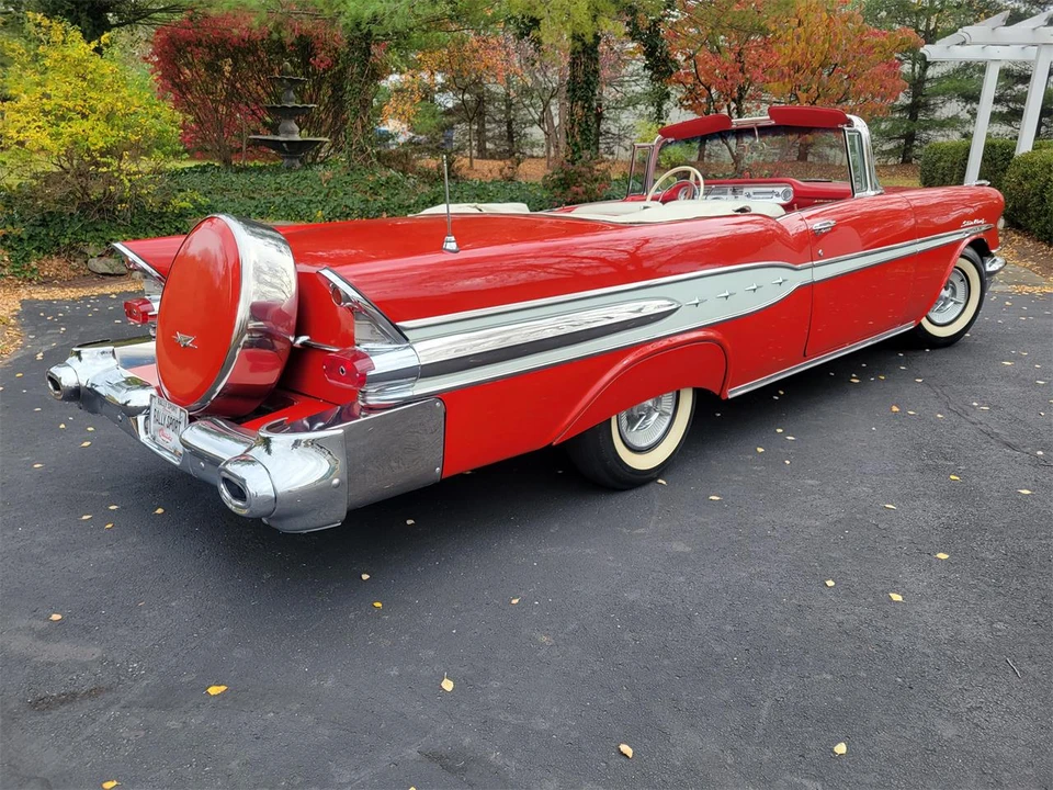1957 Pontiac Star Chief - Image 9 of 31
