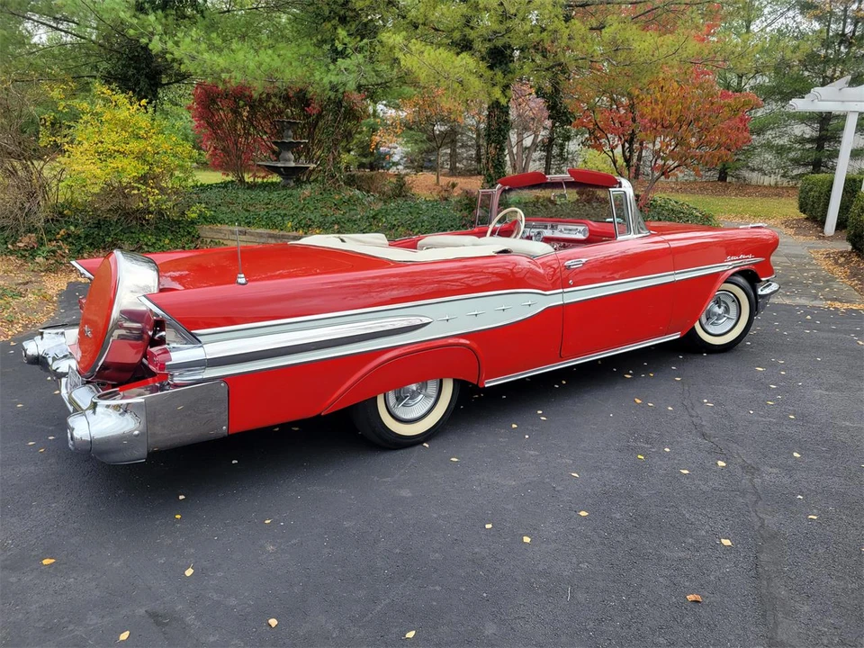1957 Pontiac Star Chief - Image 11 of 31