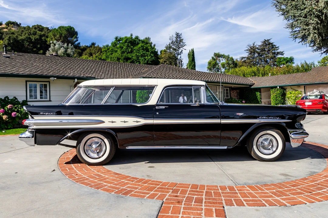 1957 Pontiac Star Chief - Image 6 of 31