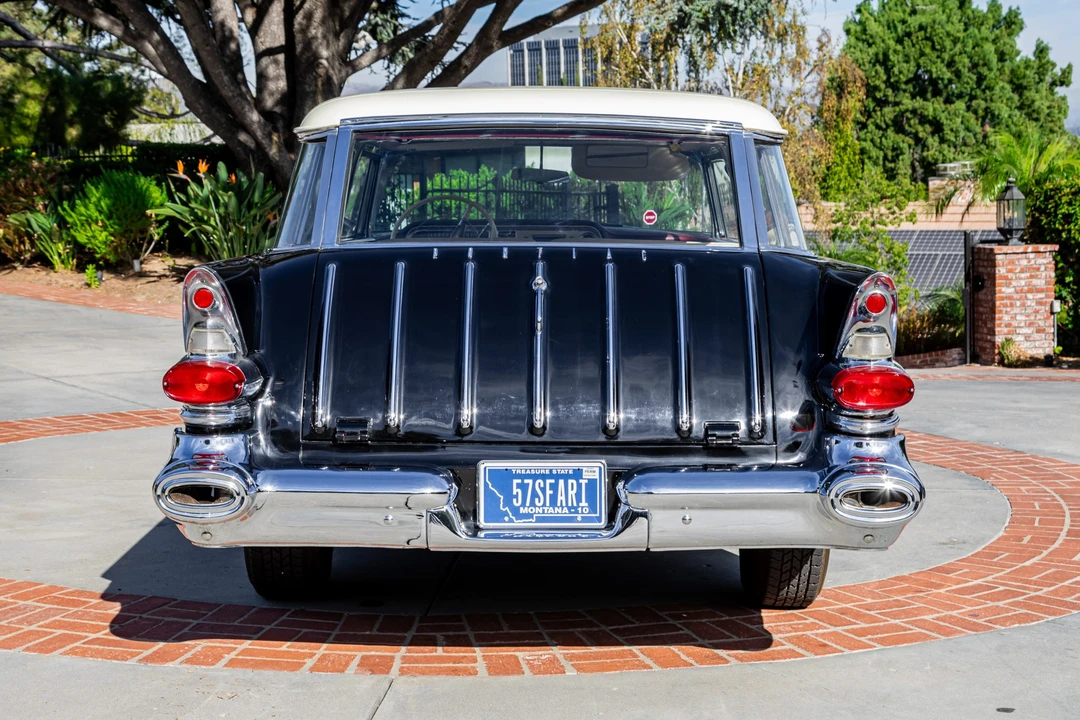 1957 Pontiac Star Chief - Image 4 of 31