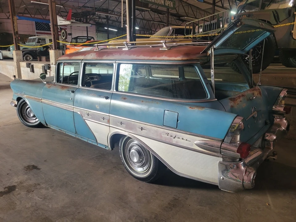 1957 Pontiac Star Chief - Image 3 of 13