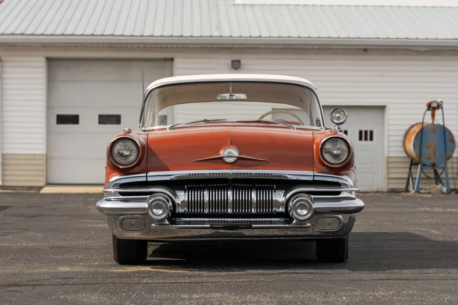 1957 Pontiac Star Chief - Image 4 of 31