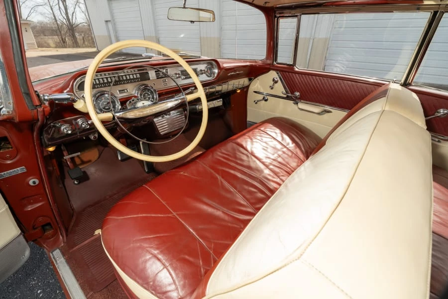 1957 Pontiac Star Chief - Image 23 of 31