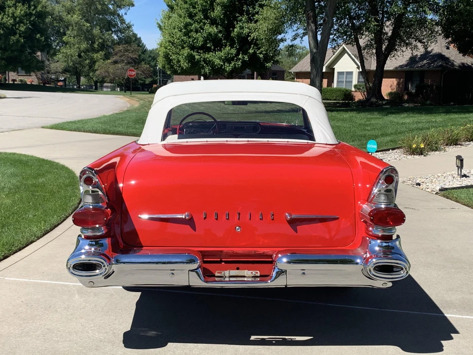 1957 Pontiac Star Chief - Image 9 of 31