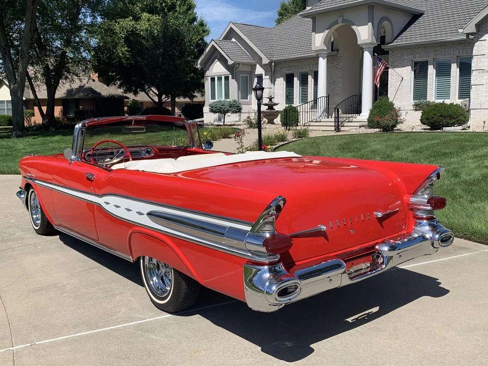 1957 Pontiac Star Chief - Image 19 of 31