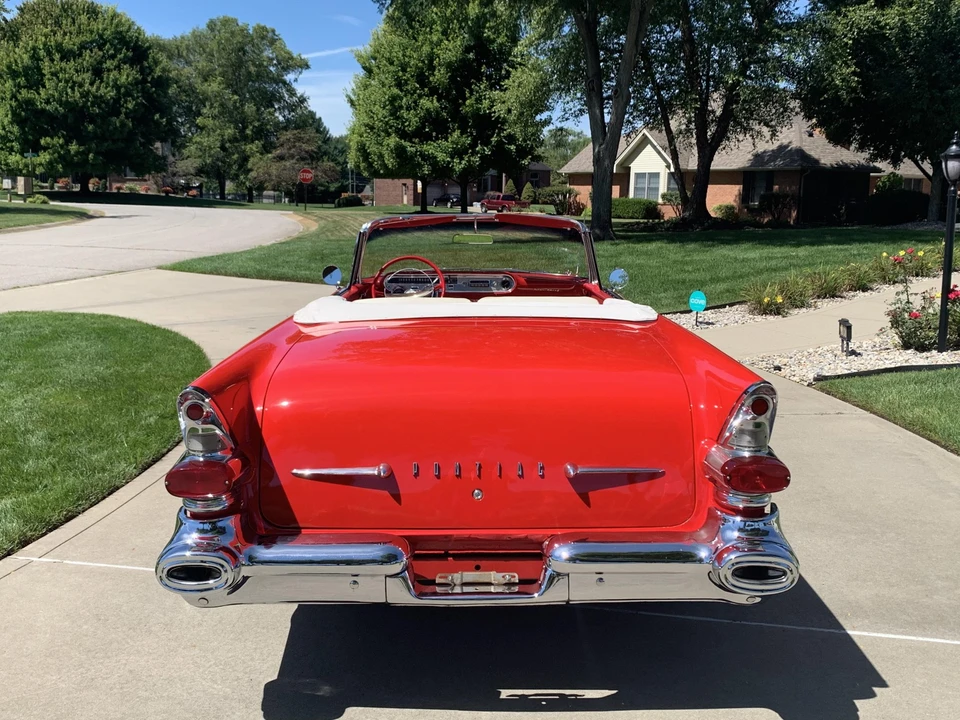 1957 Pontiac Star Chief - Image 20 of 31