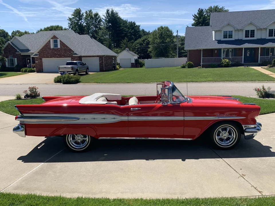 1957 Pontiac Star Chief - Image 23 of 31