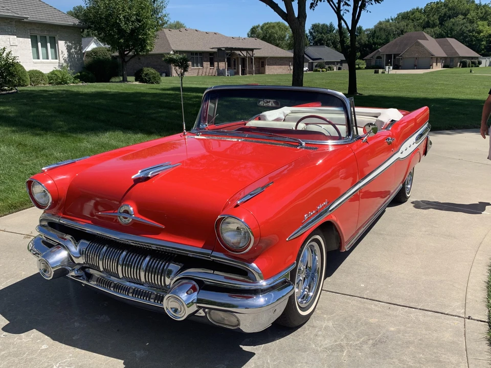 1957 Pontiac Star Chief - Image 15 of 31