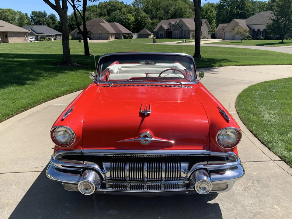 1957 Pontiac Star Chief - Image 14 of 31