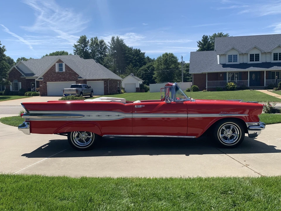 1957 Pontiac Star Chief - Image 22 of 31