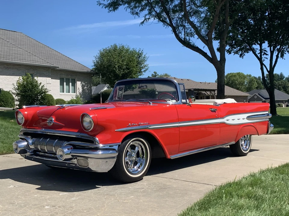 1957 Pontiac Star Chief - Image 17 of 31