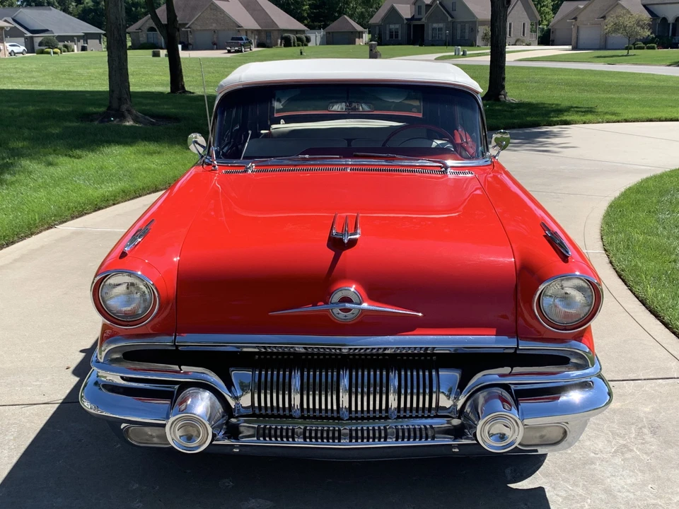 1957 Pontiac Star Chief - Image 3 of 31