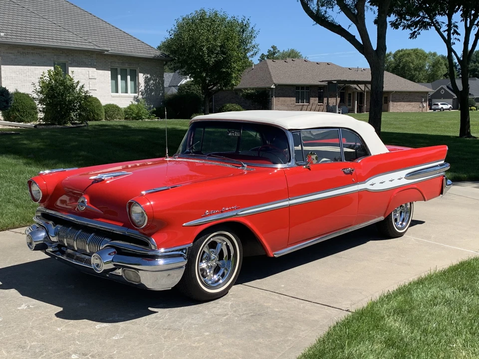 1957 Pontiac Star Chief - Image 5 of 31