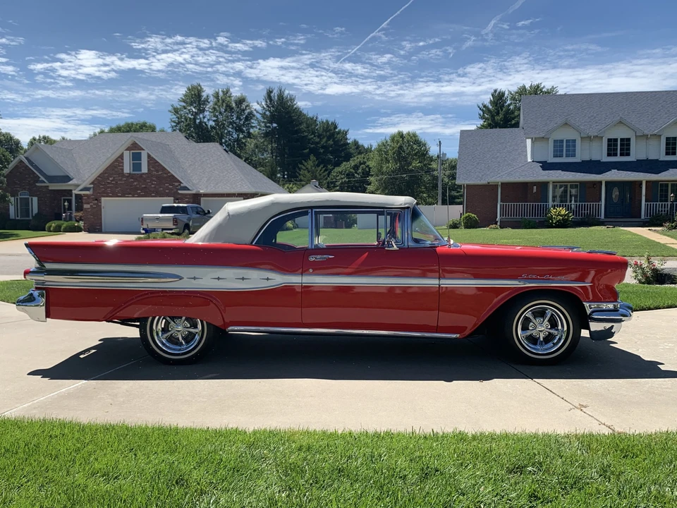 1957 Pontiac Star Chief - Image 12 of 31