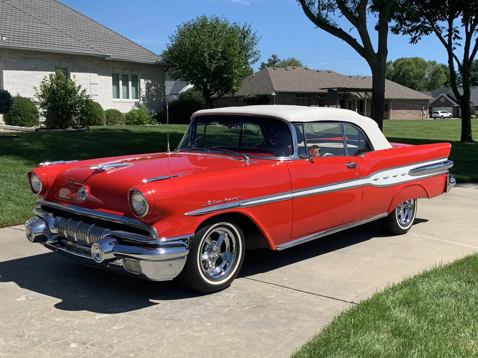 1957 Pontiac Star Chief - Image 6 of 31