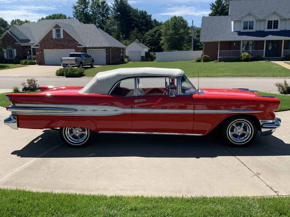 1957 Pontiac Star Chief - Image 11 of 31