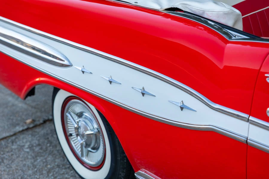 1957 Pontiac Star Chief - Image 11 of 31