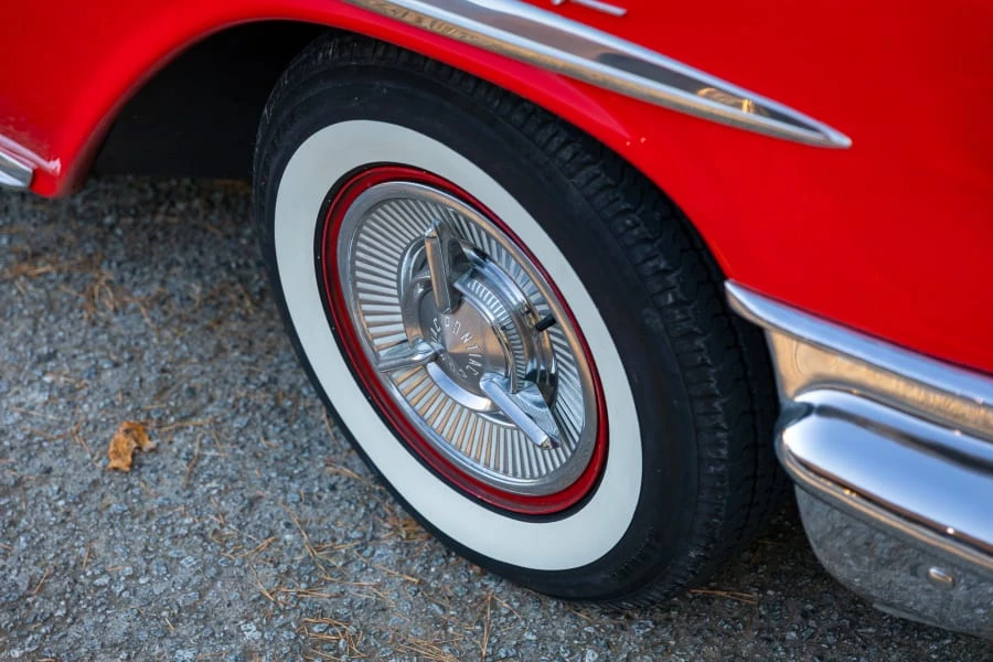 1957 Pontiac Star Chief - Image 15 of 31