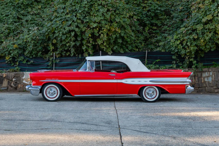 1957 Pontiac Star Chief - Image 9 of 31
