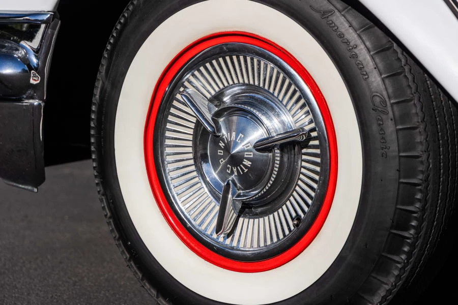 1957 Pontiac Star Chief - Image 10 of 21