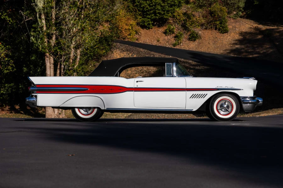 1957 Pontiac Star Chief - Image 2 of 21