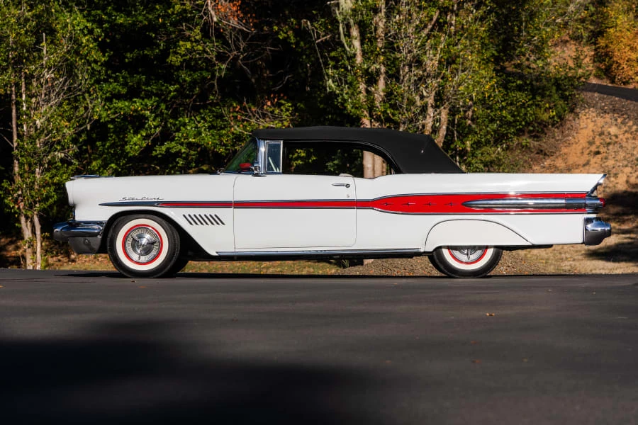 1957 Pontiac Star Chief - Image 9 of 21