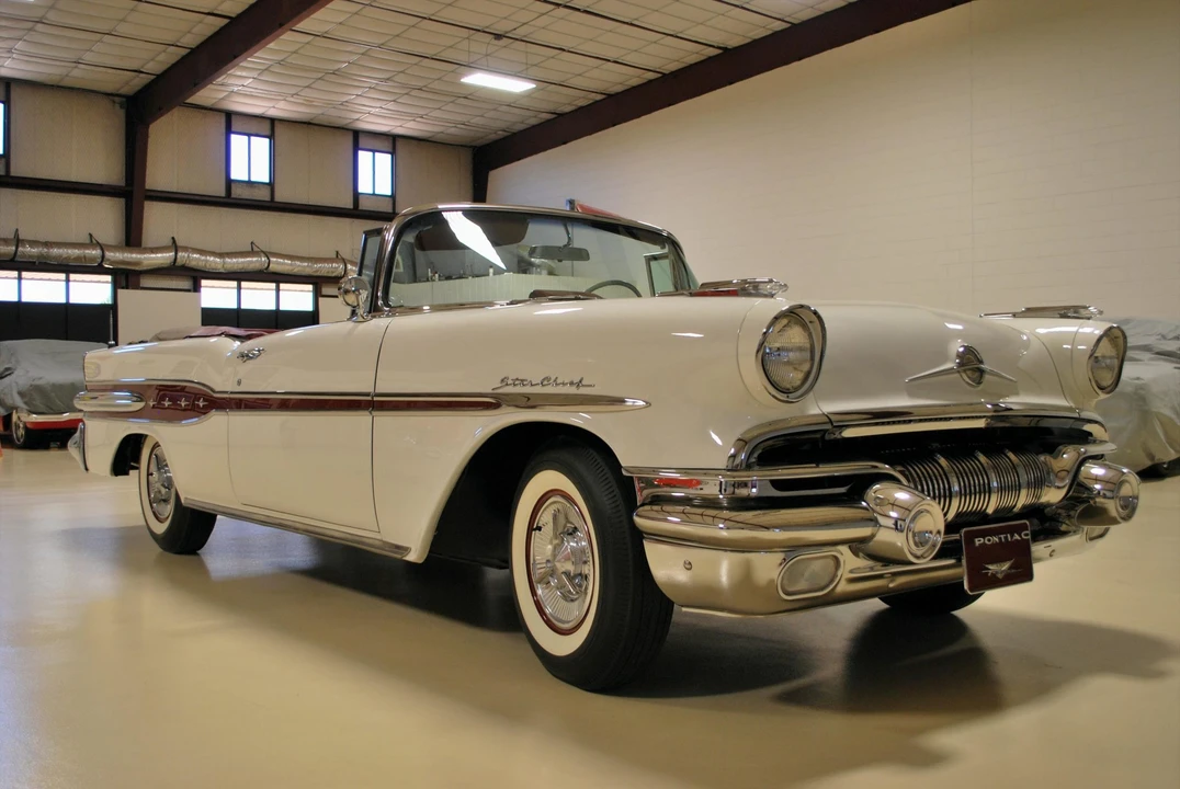 1957 Pontiac Star Chief - Image 10 of 31