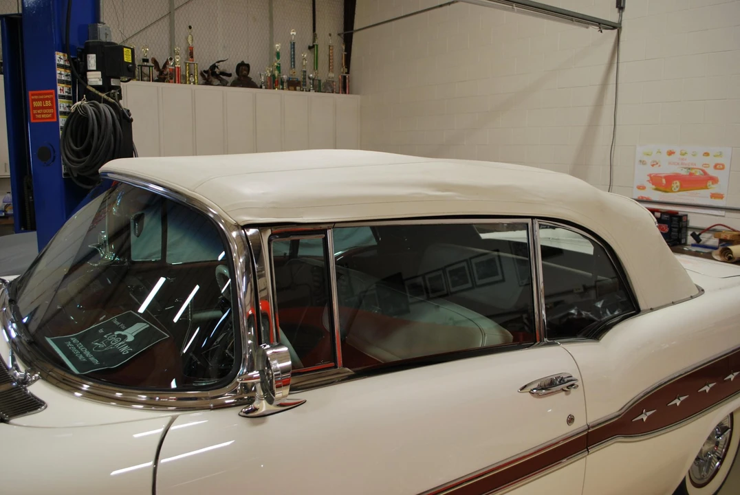 1957 Pontiac Star Chief - Image 16 of 31