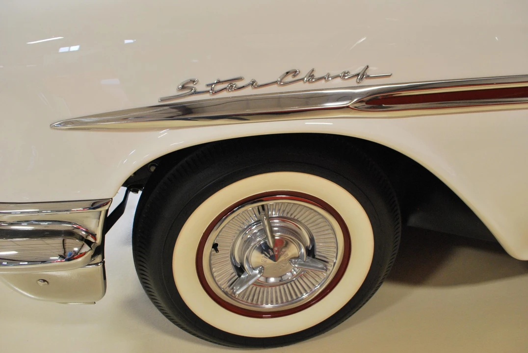 1957 Pontiac Star Chief - Image 25 of 31