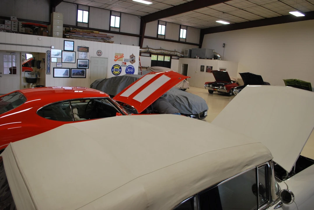 1957 Pontiac Star Chief - Image 23 of 31
